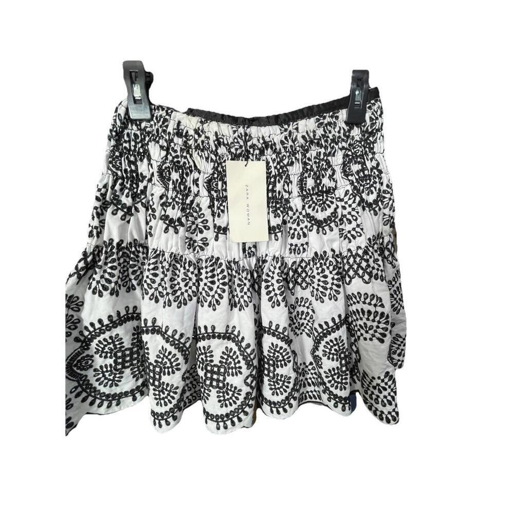 Zara Mini Skirt With Floral Eyelet Embroidery Black & White Sz XS MSRP $49.90